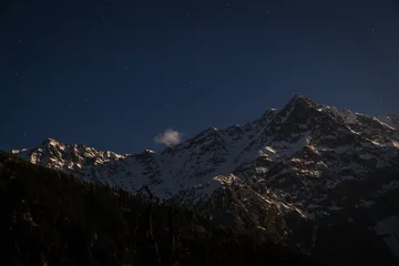 Fleecedeken met foto Heuvel Amazing night view of mountains in snow at hill top, Snow Line, Mcleod ganj, Dharamsala, India.  © matiplanas