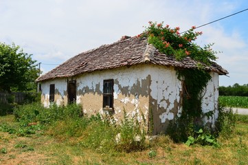 Fototapeta na wymiar old ruined abandoned house 