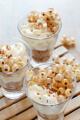 White currants and yogurt