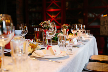 place cards with the guest's name on the plate. A beautiful table for any occasion, holiday, party or wedding.