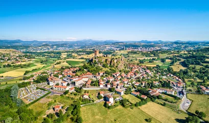 Photo sur Plexiglas Monument historique Vue sur le village de Polignac avec sa forteresse. Auvergne, France