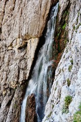 Fototapeta na wymiar Pisciadu-Wasserfall, Sellagruppe, Dolomiten