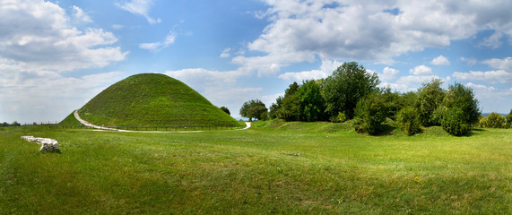 Krakus Mound, a prehistoric grave hill in Cracow, Poland - obrazy, fototapety, plakaty