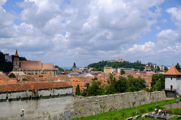 Rumunia, Transylwania - Brasov, zabytkowe centrum miasta, mury obronne © Iwona