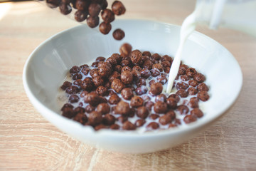 chocolate cornflakes with milk, toned