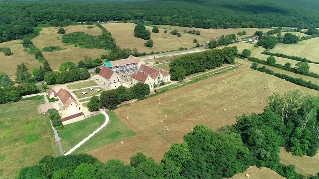 Abbaye de Noirlac, Saint Amand Montrond