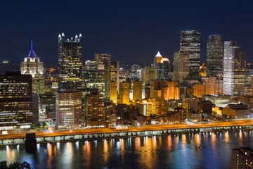 Fototapeta na wymiar Downtown Pittsburgh over Allegheny River Pennsylvania USA