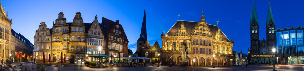 Fototapeta na wymiar bremen historic city germany in the evening high definition panorama
