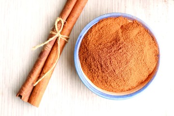 Cinnamon powder and stick