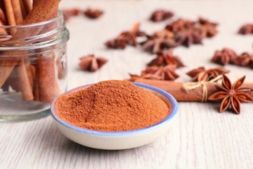 Cinnamon powder and stick