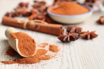 Cinnamon powder and stick