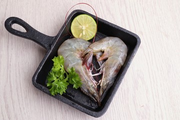 Fresh shrimps for cooking