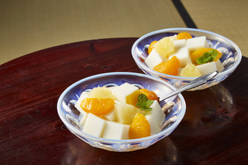 ミルク寒天 (milk agar, milk jelly)