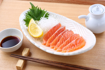 サーモンの刺身