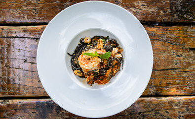 Black spaghetti with seafood