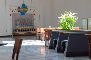 mall food court