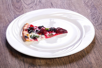 Fruit vegetarin pizza