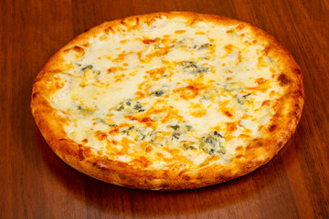 Pizza four cheese