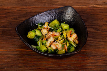 Salad with shrimp and avocado