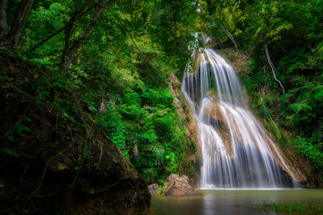 Obraz premium Pha Nam Yod Waterfall.