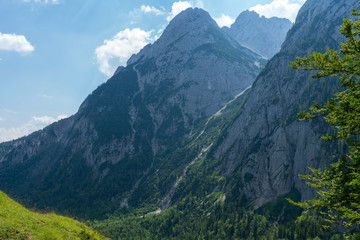Fototapeta premium Kaiserbachtal Weg zum Stripsenjochhaus