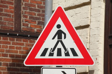 Verkehrsschild Fu&szlig;g&auml;nger&uuml;berweg, Zebrastreifen