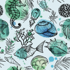 Naklejka premium Seamless watercolor pattern with sketch of sea organisms. Hand Drawn background