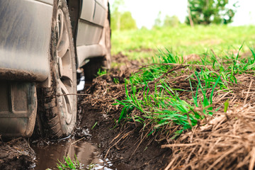 wheel machine in the mud