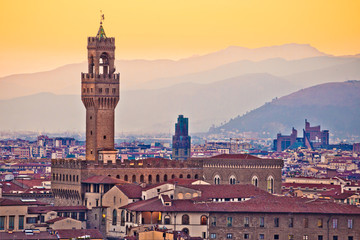 Fototapeta na wymiar Ancient Florence cityscape and Palazzo Vecchio sunset view