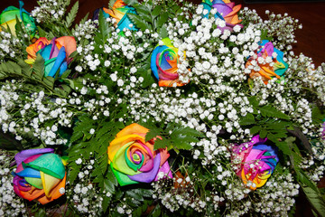 rose e fiori con bouquet
