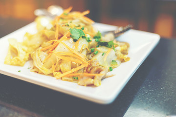 Dry noodle with chicken and vegetarian ,Thai style quick menu