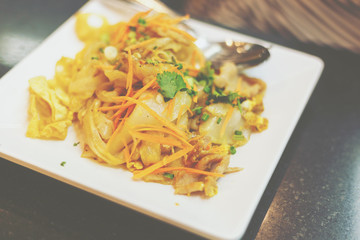 Dry noodle with chicken and vegetarian ,Thai style quick menu