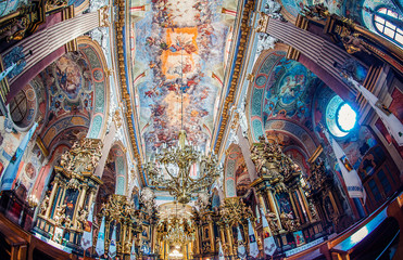 Fototapeta na wymiar Bernardine church interior, Lviv, Ukraine
