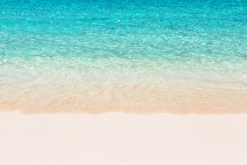 Obrazy  Fala morza na piaszczystej plaży