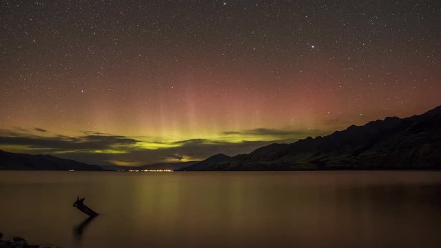 Aurora Australis Lighting Up The Night Sky