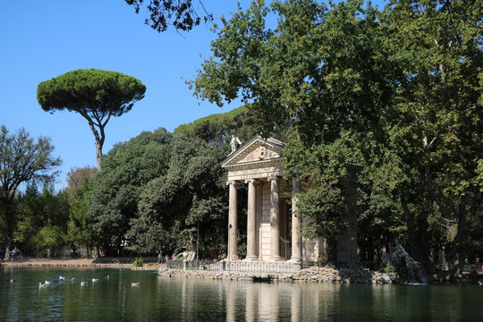 Laghetto di Villa Borghese and Temple of Aeskulap in Rome, Italy