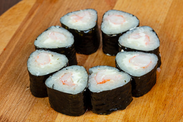 Prawn maki roll