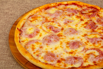 Pizza with ham