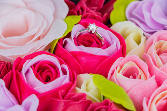 婚約指輪　結婚イメージ