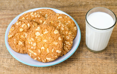 Oatmeal cookies with nuts