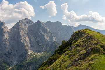Naklejka premium Kaiserbachtal Weg zum Stripsenjochhaus