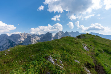Fototapeta premium Kaiserbachtal Weg zum Stripsenjochhaus