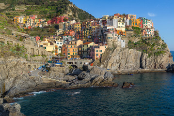 Fototapeta na wymiar Manarola, one of colorful villages of Cinque Terre, Italy