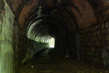 トンネル