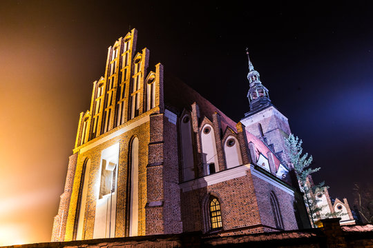 Kości&oacute;ł w Śremie