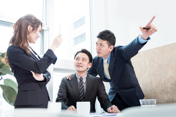 ビジネス状況・3名・目標と成功