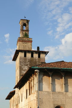 Cusago, torre del castello visconteo in lombardia in italia