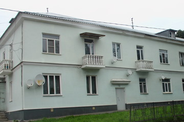 Russia, Smolensk – the old house with the satellite dishes on the Vitebsk highway in the summer