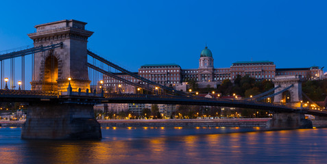 Fototapeta premium Night light of Chain Bridge near Buda Fortress is hungarian landmark