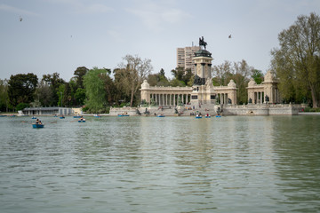 Fototapeta na wymiar MADRID, SPAIN Monument to king Alfonso XII Park El retiro